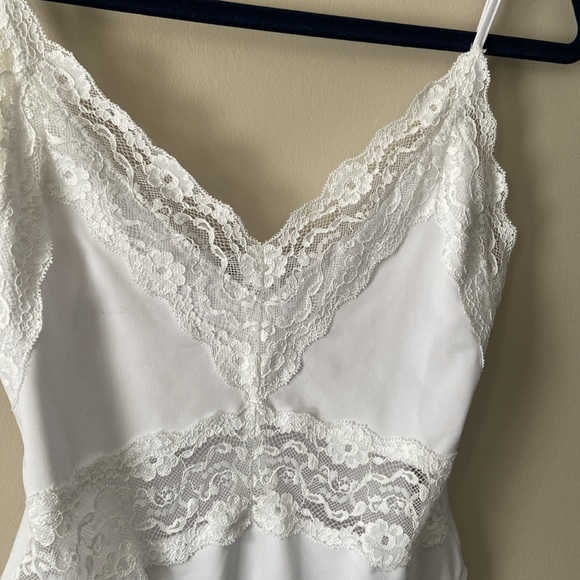 ZARA Lace Bodysuit - Picture 2 of 3